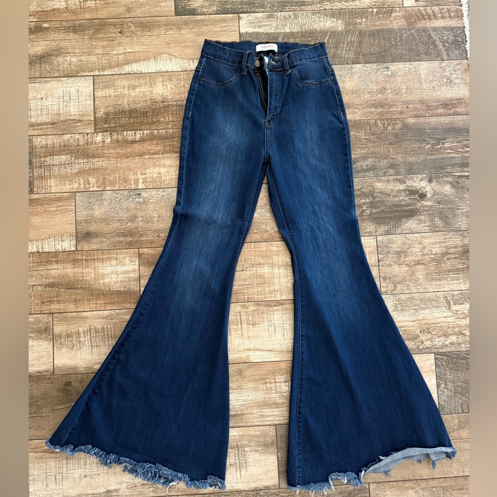 Vibrant M.i.u stretch bell bottoms size 9 (28)